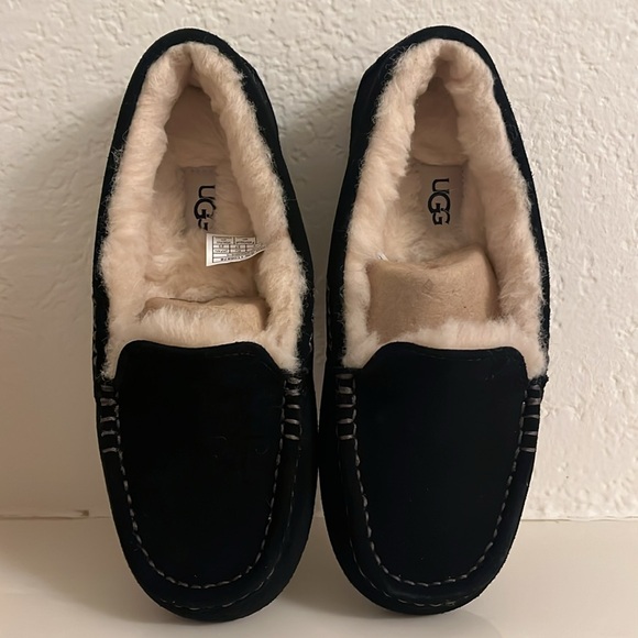 UGG Slippers W Ansley Size 6 New in Box! - Picture 2 of 5